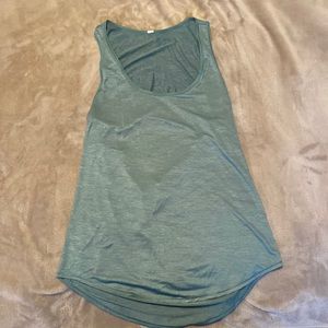 Lululemon top in a very good shape